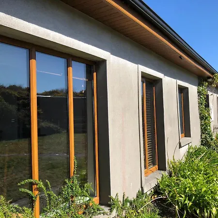 House With Sea Views Close To With Wifi And Large Kitchen And Dining Hébergement de vacances *