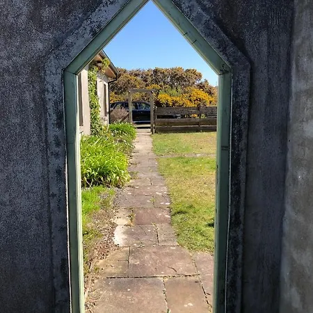 House With Sea Views Close To With Wifi And Large Kitchen And Dining 펜션 *