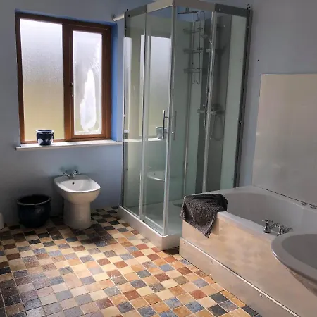 House With Sea Views Close To With Wifi And Large Kitchen And Dining 펜션 Ardnagreevagh