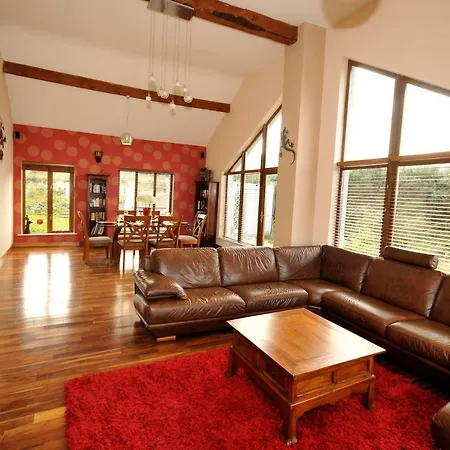 House With Sea Views Close To With Wifi And Large Kitchen And Dining 펜션 *