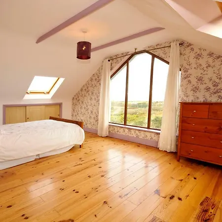 Дом отдыха House With Sea Views Close To With Wifi And Large Kitchen And Dining Ardnagreevagh