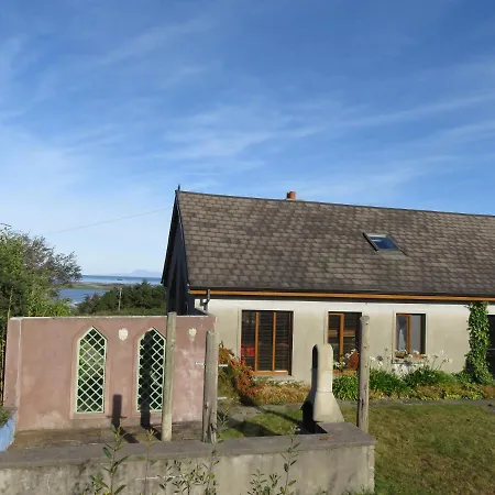 펜션 House With Sea Views Close To With Wifi And Large Kitchen And Dining Ardnagreevagh