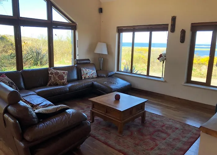 Hébergement de vacances House With Sea Views Close To With Wifi And Large Kitchen And Dining Ardnagreevagh